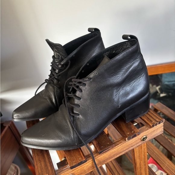 Grey City Leather Ankle Boot Size 8.5 - Picture 10 of 10